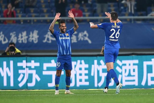 梅米舍维奇定位球抢点破门，比分扩大至2-0